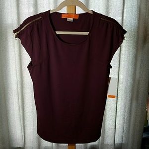 Burgundy top with zipper shoulder detail